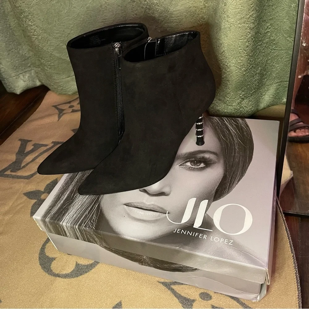 Jennifer Lopez Black Ankle Boots Sleek Design NWOT